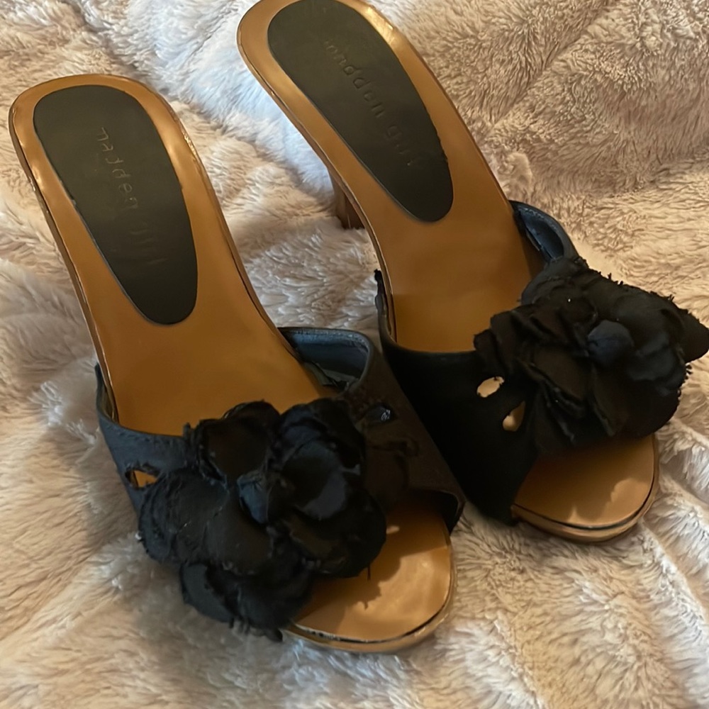 Madden girl flowered heel